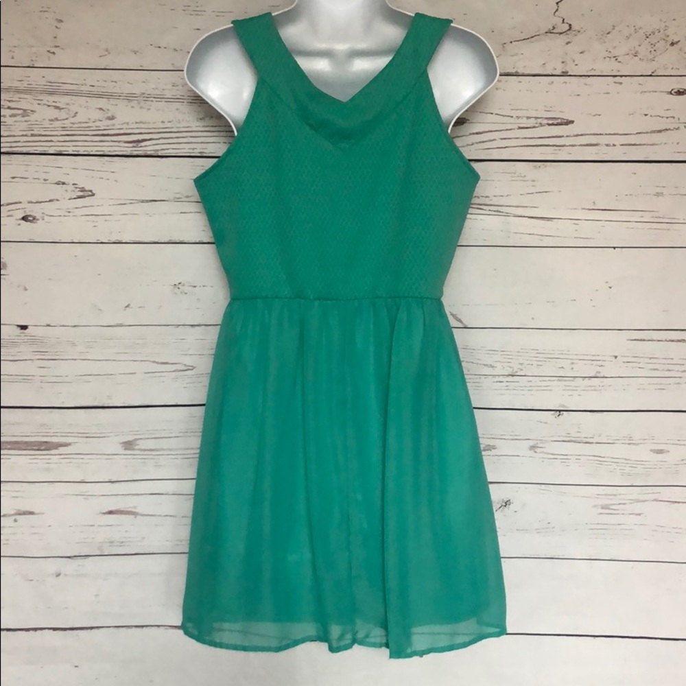 Paper Doll Green Sleeveless Dress - Picture 5 of 5